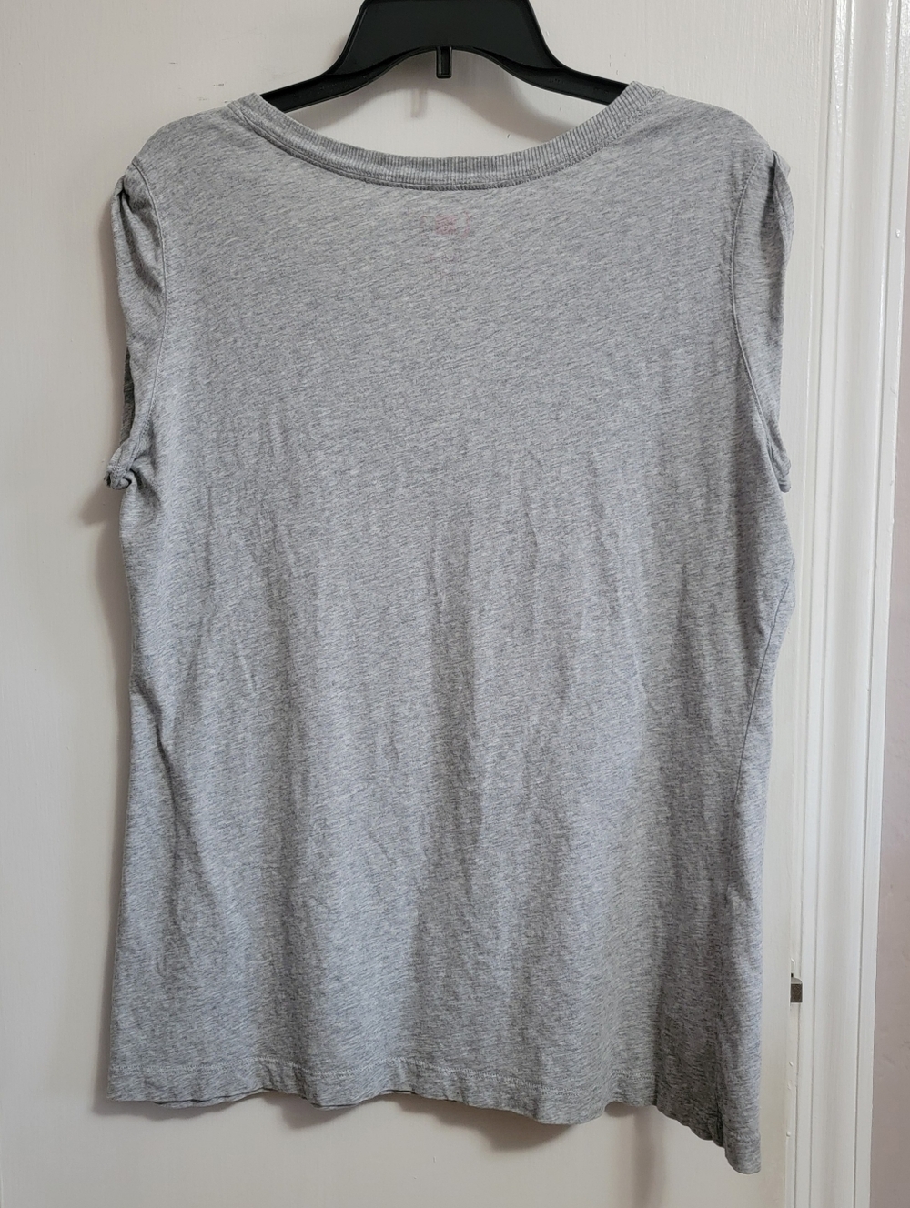 GAP Project (RED) gray cap-sleeved T-shirt - Picture 2 of 3